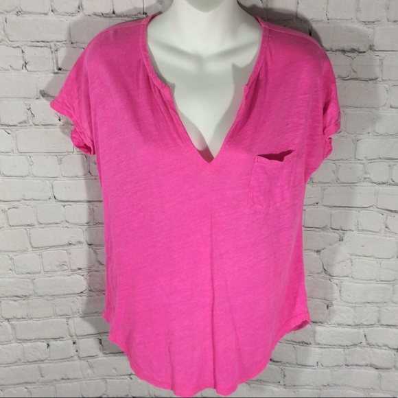 Lilly Pulitzer Tops - LILLY PULITZER PINK V NECK LINEN T-Shirt loose S/M